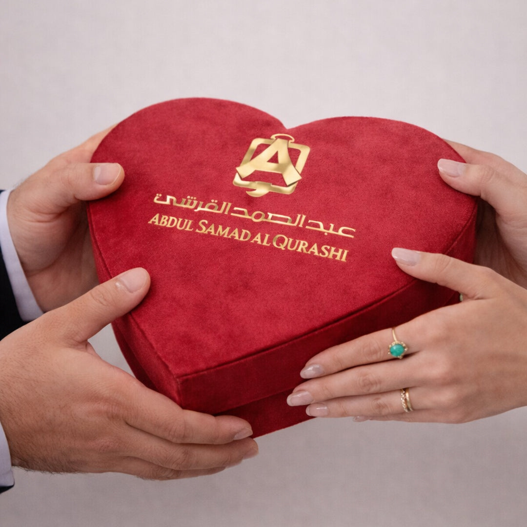 Gift packaging: heart-shaped box